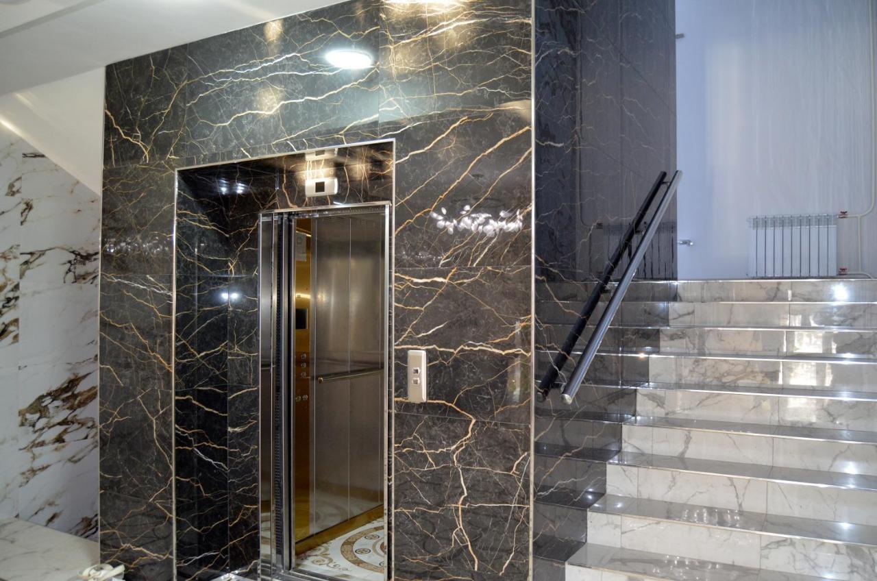 Garden Park Hotel Pavlodar Buitenkant foto