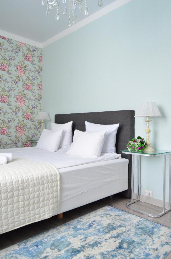 Garden Park Hotel Pavlodar Buitenkant foto