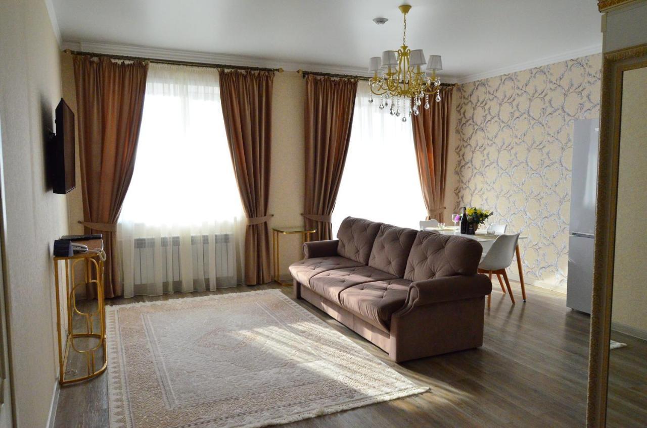 Garden Park Hotel Pavlodar Buitenkant foto