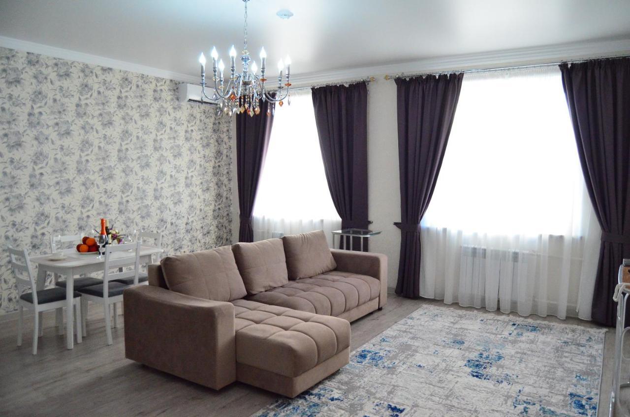 Garden Park Hotel Pavlodar Buitenkant foto