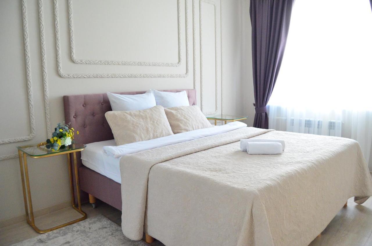 Garden Park Hotel Pavlodar Buitenkant foto