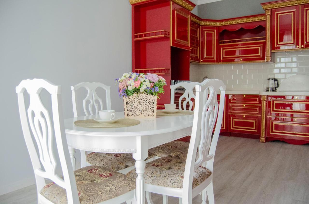 Garden Park Hotel Pavlodar Buitenkant foto
