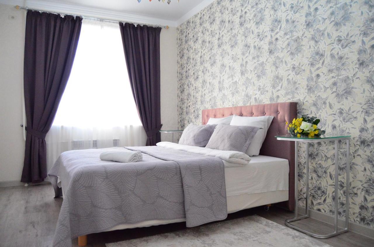 Garden Park Hotel Pavlodar Buitenkant foto
