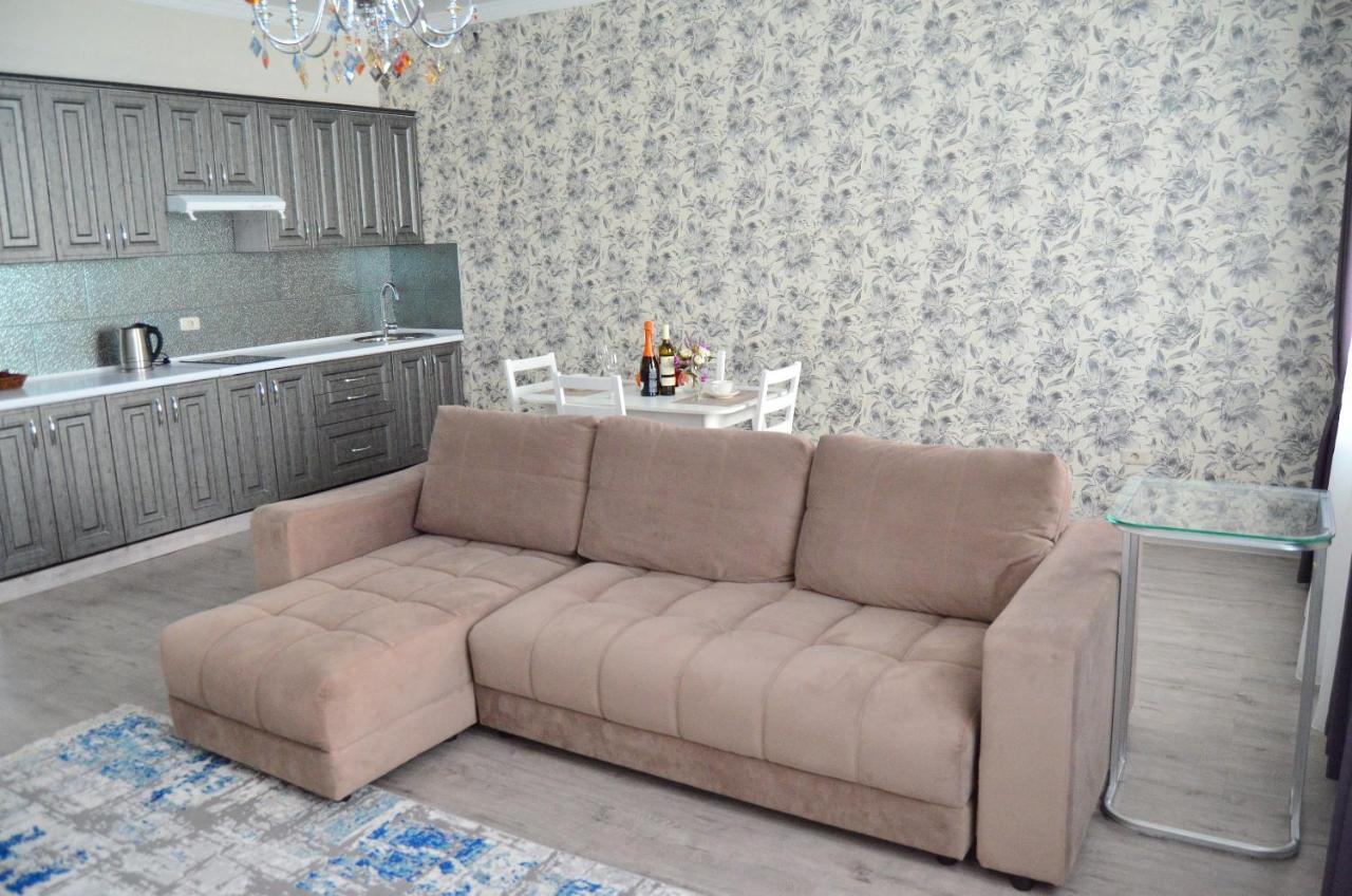 Garden Park Hotel Pavlodar Buitenkant foto