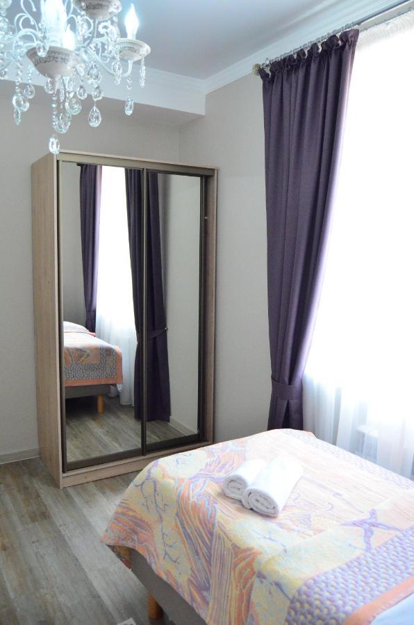 Garden Park Hotel Pavlodar Buitenkant foto