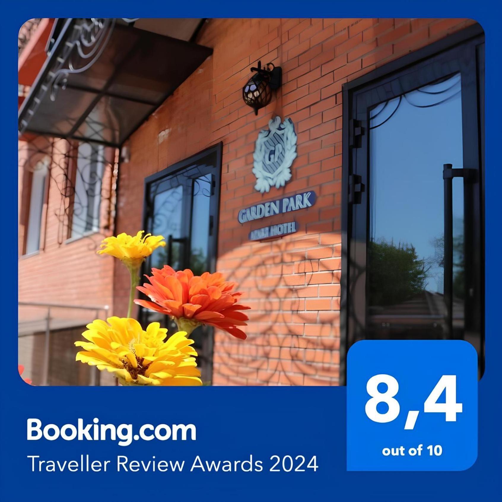 Garden Park Hotel Pavlodar Buitenkant foto